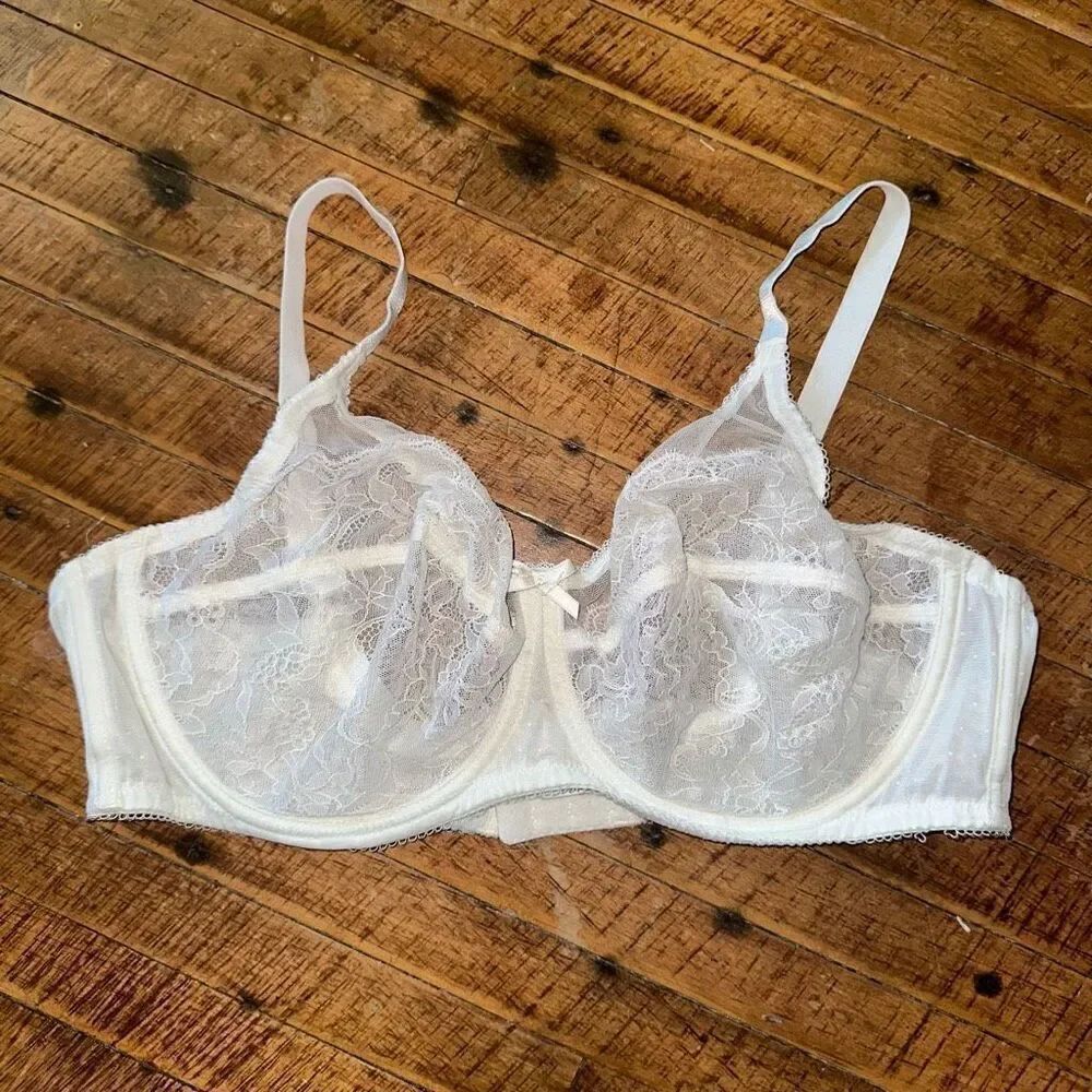 Wacoal retro chic full figure lacy unlined 40D sexy bra